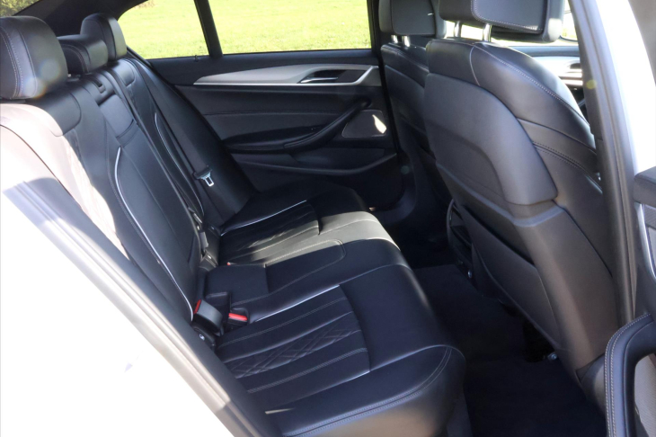 BMW Řada 5 3,0 530d 195kW xDrive CZ
