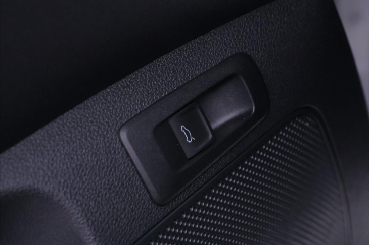 Škoda Karoq 2,0 TDI DSG 4x4 Sportline DPH