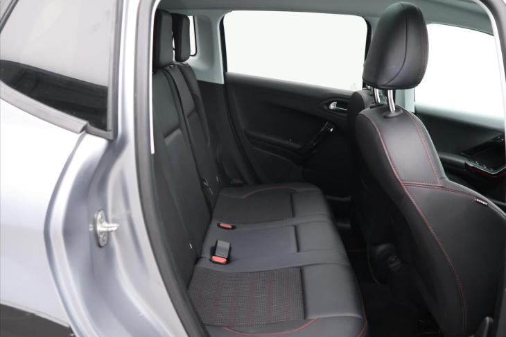 Peugeot 2008 1,2 PT 81KW GT-LINE PANORAMA