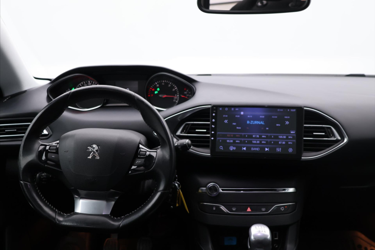 Peugeot 308 1,2 PT 96kW Allure LED Pano