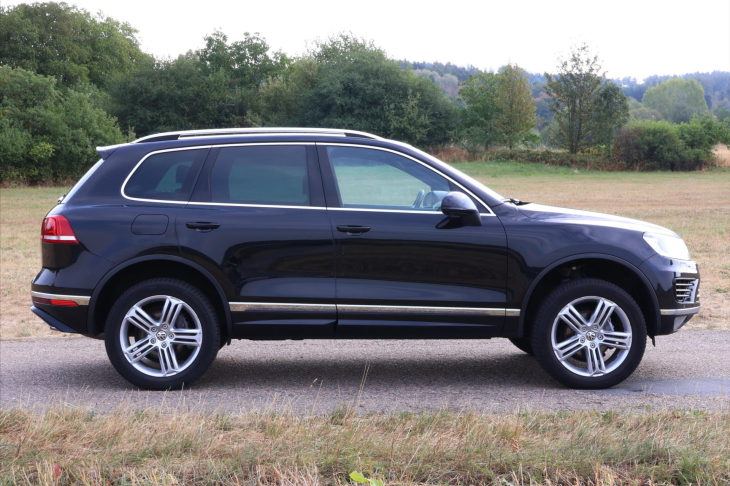 Volkswagen Touareg 3,0 TDI V6 DSG R-LINE CZ 4M
