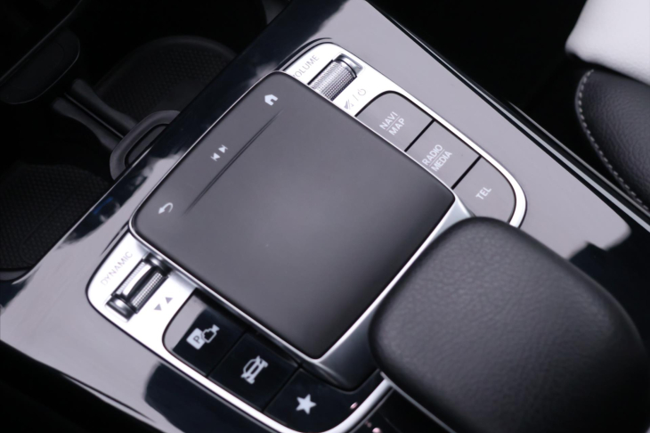 Mercedes-Benz Třídy A 1,3 200 120kW Aut. CZ kůže DPH