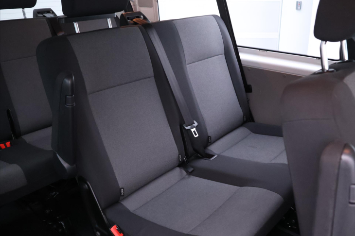 Volkswagen Transporter 2,0 TDI 9-Míst DPH Long 1.Maj.