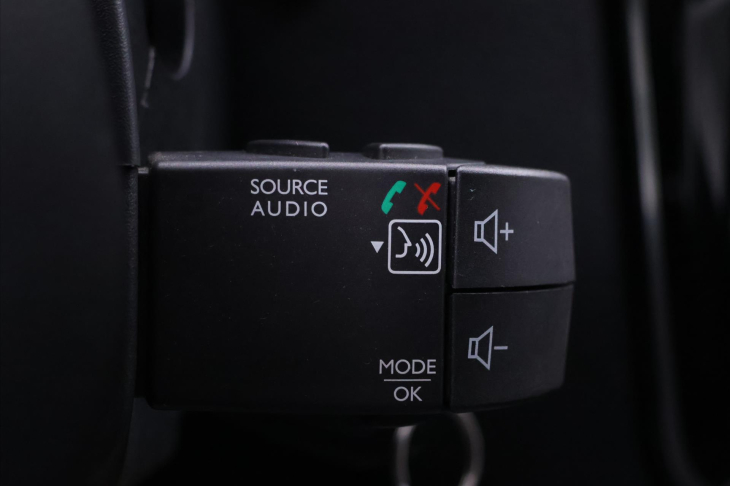 Dacia Lodgy 1,6 i 75 kW CZ 7 mísz LPG 2028