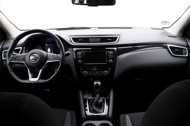 Nissan Qashqai 1,3 DIG-T 116kW DCT Shiro