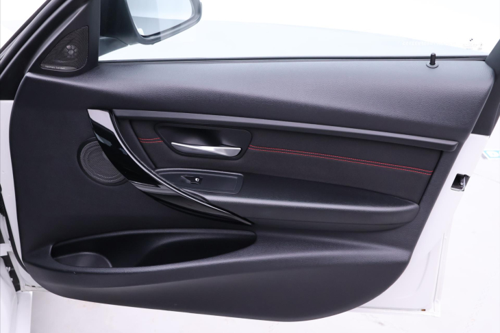 BMW Řada 3 3,0 335dA xDrive Sport CZ DPH