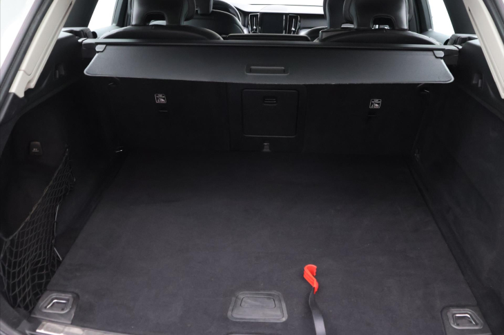 Volvo XC60 2,0 B4 Drive-E MomentumPro AWD