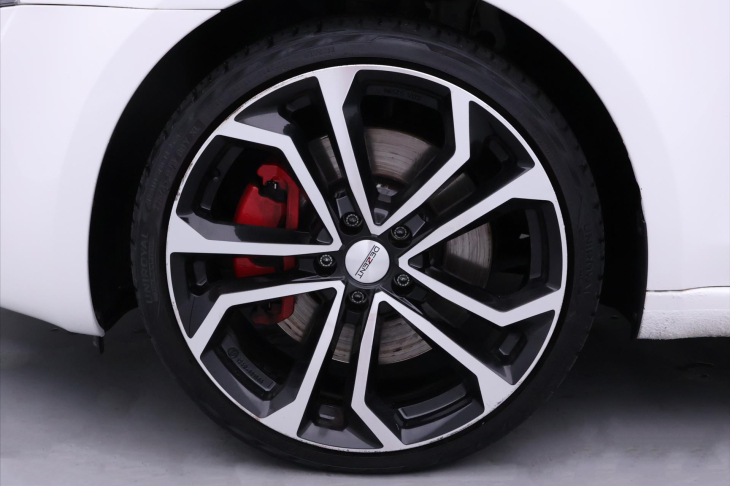 Škoda Octavia 2,0 TSI 162kW DSG Navi RS CZ