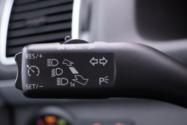 Volkswagen Touran 1,2 TSI Cup 7-Míst Serv.kniha