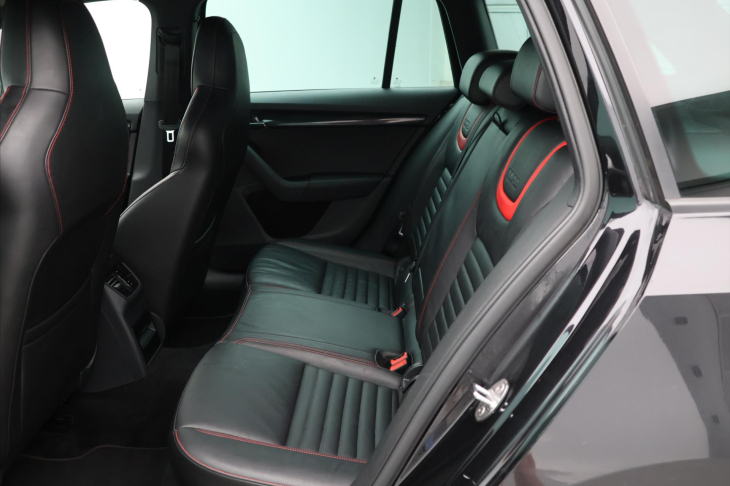 Škoda Octavia 2,0 TDi 4x4 DSG RS CZ