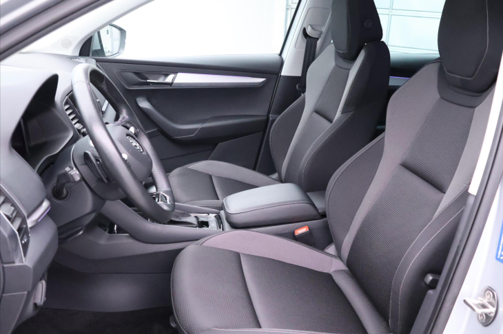 Škoda Karoq 2,0 TDI DSG Tour Virtual DPH