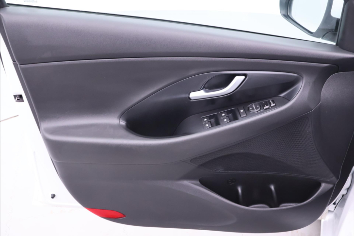 Hyundai i30 1,5 T-GDI 118kW Family Smart