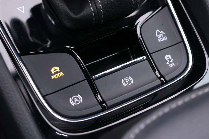 Škoda Karoq 2,0 TDI DSG Sportline 4x4 DPH