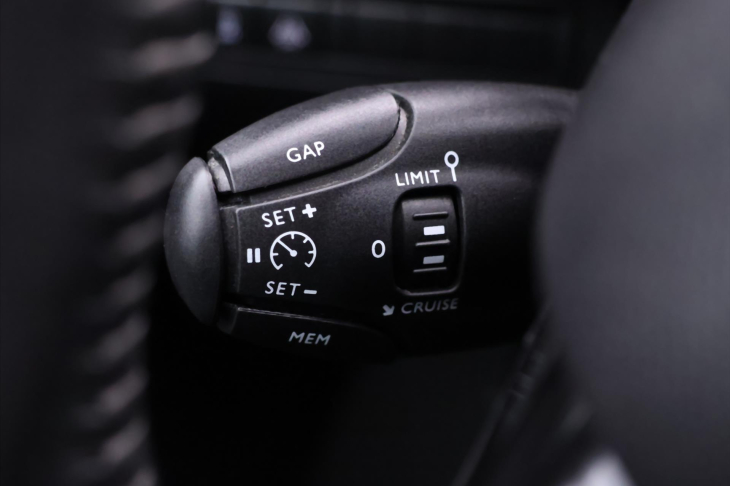 Peugeot 308 1,5 BlueHDI SW Allure Aut CZ DPH