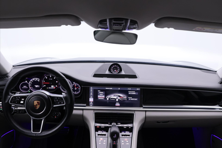 Porsche Panamera 4,0 V8 310kW Chrono Bose CZ 4S