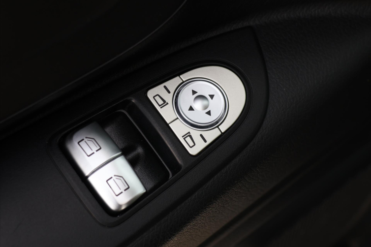 Mercedes-Benz Vito 1,6 111CDI Extralang 6Míst Dílna