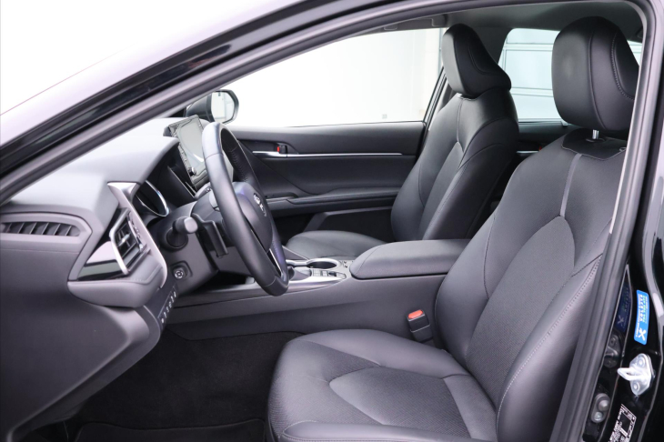 Toyota Camry 2,5 HEV Aut. CZ Executive DPH