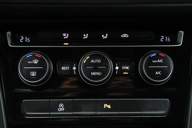 Volkswagen Touran 1,6 TDI Comfortline 7-Míst Navi