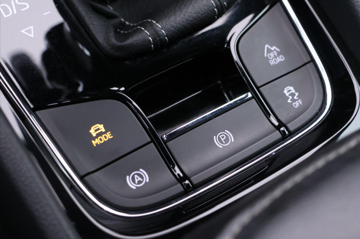 Škoda Karoq 2,0 TDI DSG 4x4 Sportline DPH