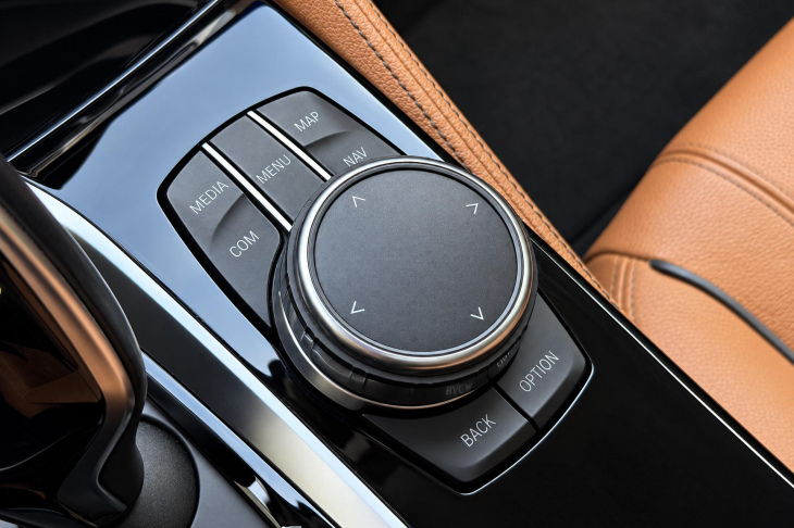 BMW Řada 5 2,0 530i xDrive Luxury Line