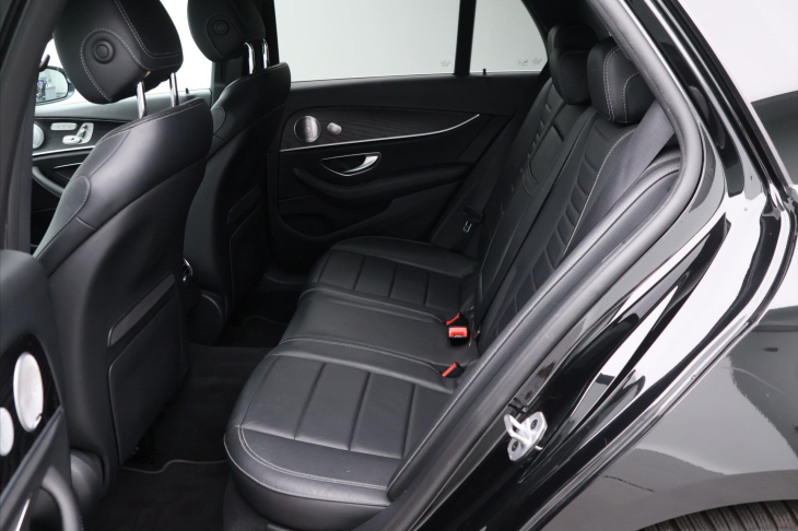 Mercedes-Benz Třídy E 3,0 450 270 kW 4Matic AMG CZ
