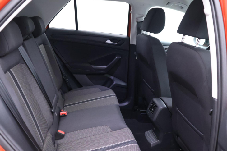 Volkswagen T-Roc 1,5 TSI DSG Design LED Tažné