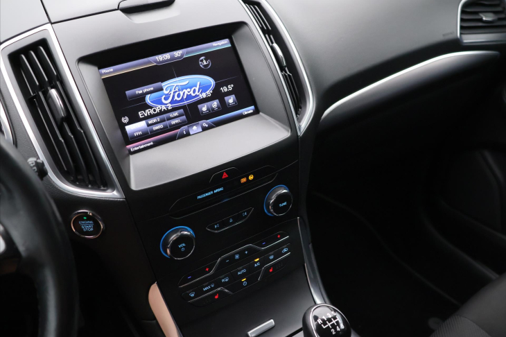 Ford S-MAX 2,0 TDCI 132kW Titanium