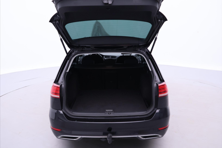 Volkswagen Golf 2,0 TDI 110kW Tažné Serv.kniha