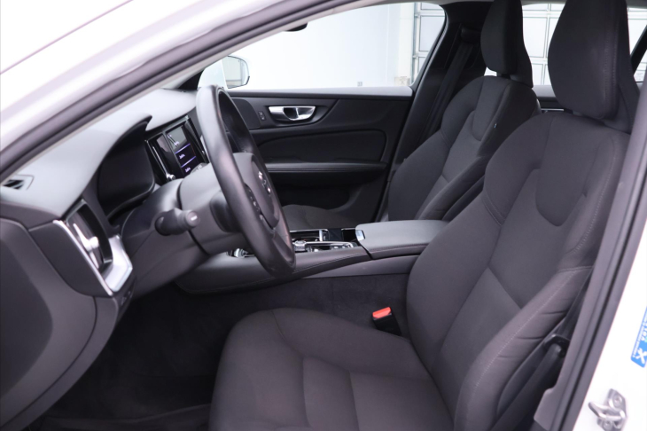 Volvo V60 2,0 B5 AWD Momentum Pro AT DPH