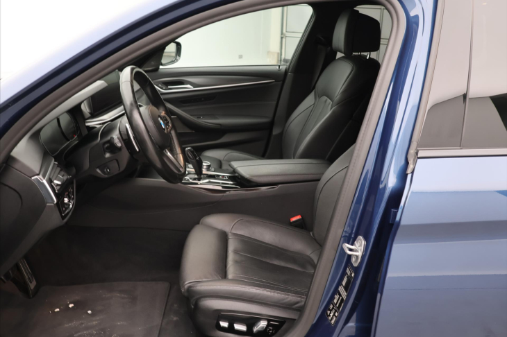 BMW Řada 5 3,0 530d xD CZ M-Sport HUD DPH