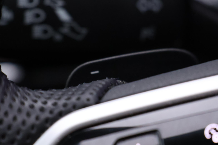 Volkswagen Golf 2,0 TDI R-line DSG Virtual DPH