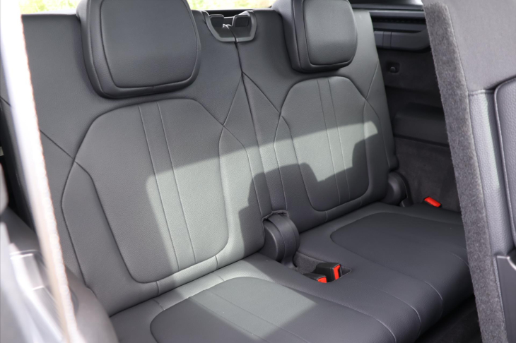 Škoda Kodiaq 2,0 TDi Sportline DSG 4x4 7-Míst