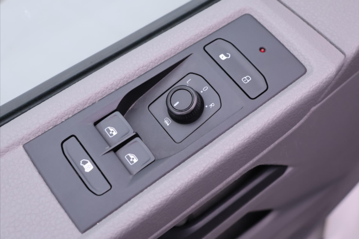 Volkswagen Transporter 2,0 TDI T6.1 1.Maj Klima DPH