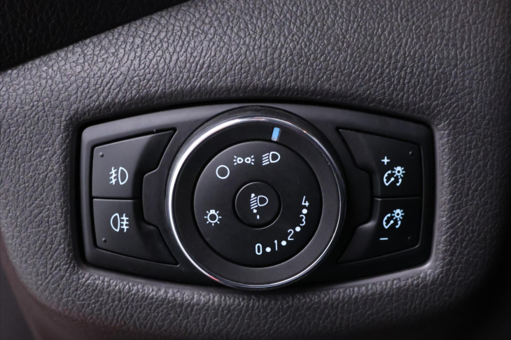 Ford Tourneo Connect 1,6 TDCI 85KW Klima CZ DPH