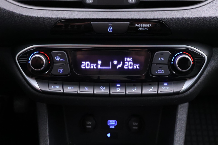 Hyundai i30 1,5 T-GDI 117 kW Family Smart Tažné