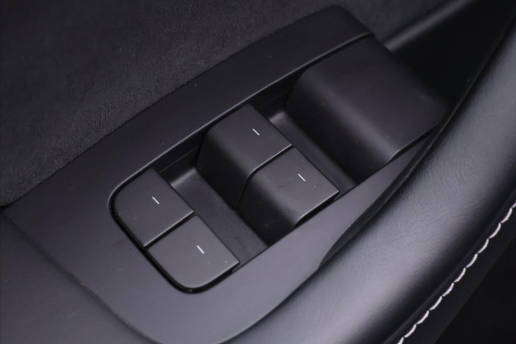 Tesla Model Y Long Range AWD 79kWh DPH