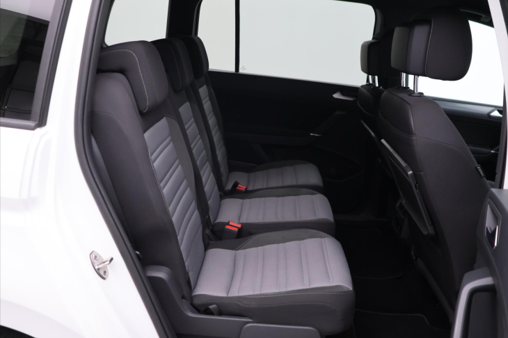 Volkswagen Touran 1,5 TSI 110kW DSG R-line DPH