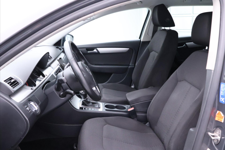 Volkswagen Passat 2,0 TDI 103kW Navi Serv.Kniha