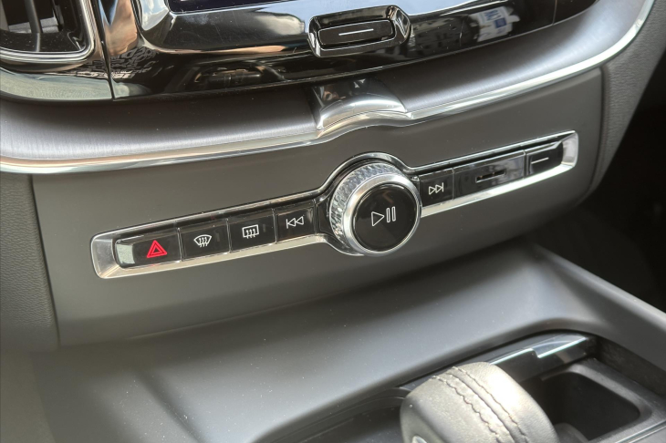 Volvo XC60 2,0 145 kW D4 AWD Momentum