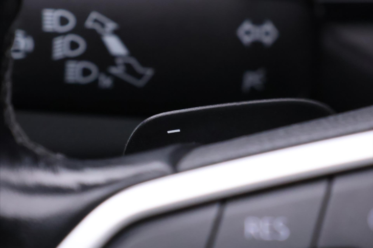 Volkswagen Passat 2,0 TDI 140KW DSG Bussiness