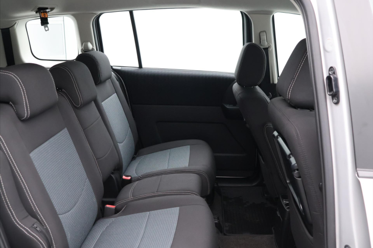 Mazda 5 1,8 i 85kW 7-Míst Serv.K. CZ 100tkm