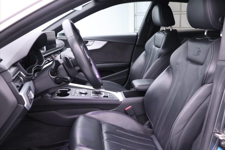 Audi A5 3.0 TDI 210kW quattro DPH CZ