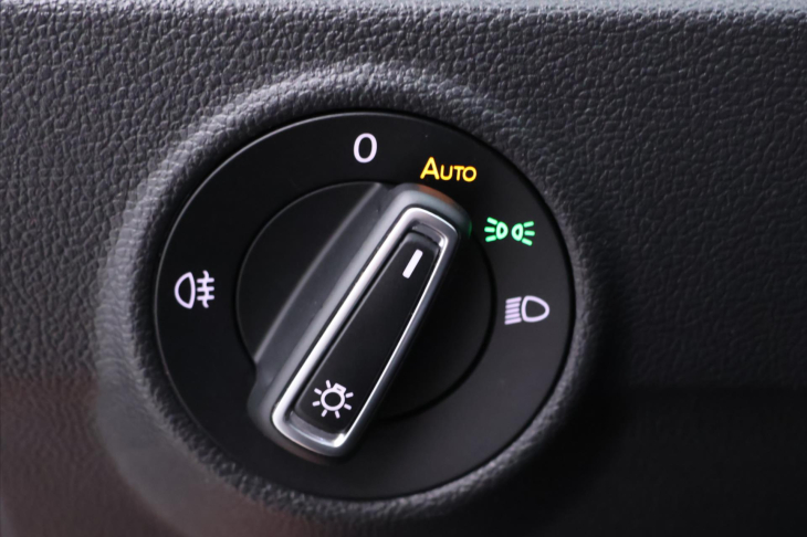 Volkswagen T-Roc 1,5 TSI DSG Design LED Tažné