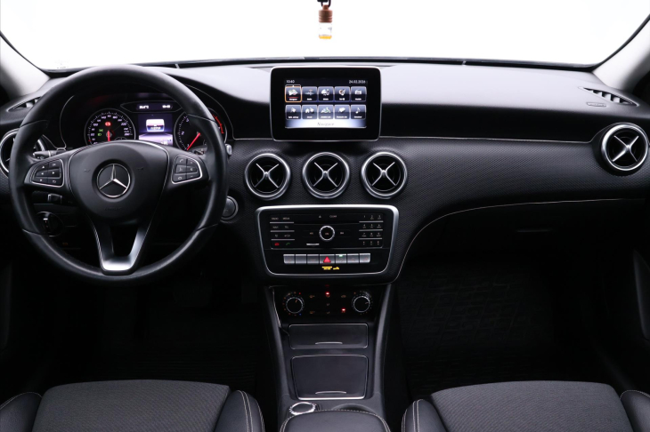 Mercedes-Benz Třídy A 1,5 180d 80kW Aut. CZ Kůže LED