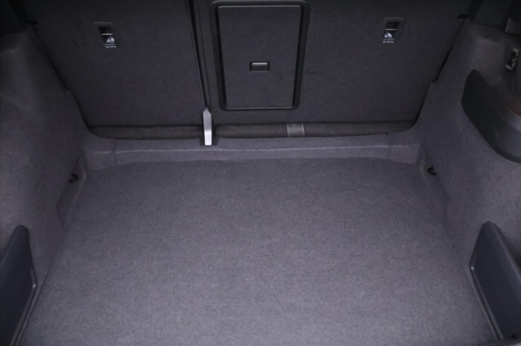 Škoda Karoq 2,0 TDI 85 kW DSG DPH Ambition