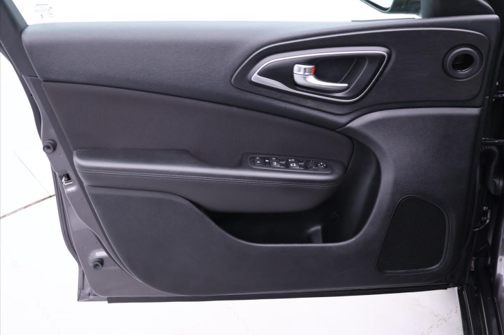 Chrysler 200 2,4 MultiAir 135kW Automat