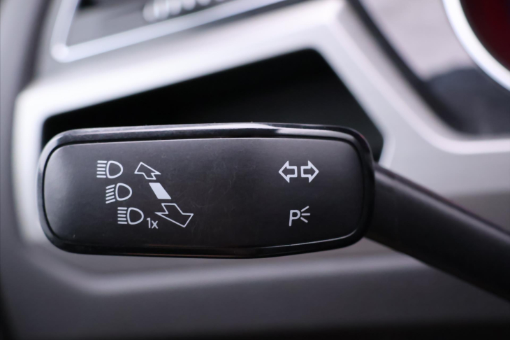 Volkswagen Touran 2,0 TDI 110kW DSG LED