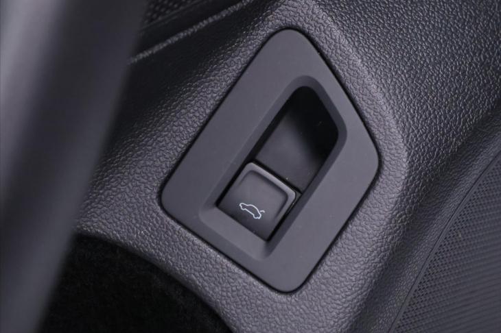 Volkswagen Passat 2,0 TDI 140kW DSG Elegance DPH