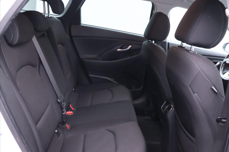 Hyundai i30 1.6 CRDi Automat CZ Style LED