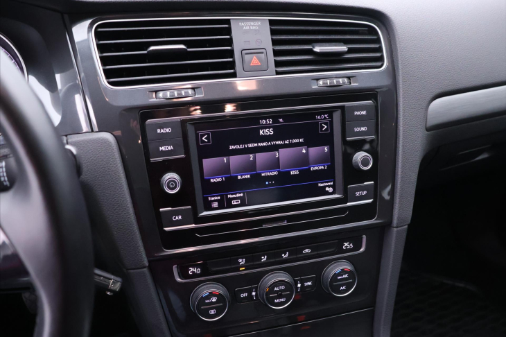 Volkswagen Golf 1,0 TSI 85kW CZ 86 000 km